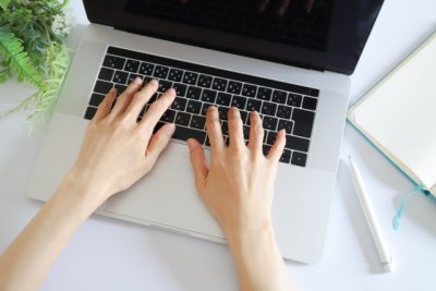 【MOS活用術】資格を“持ってるだけ”で終わらせない!事務職で光る使い方とは | ワーク
