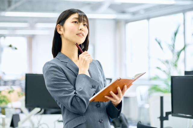 派遣は収入が不安定?──30代から考える“お金とキャリア”のリアル | ワーク